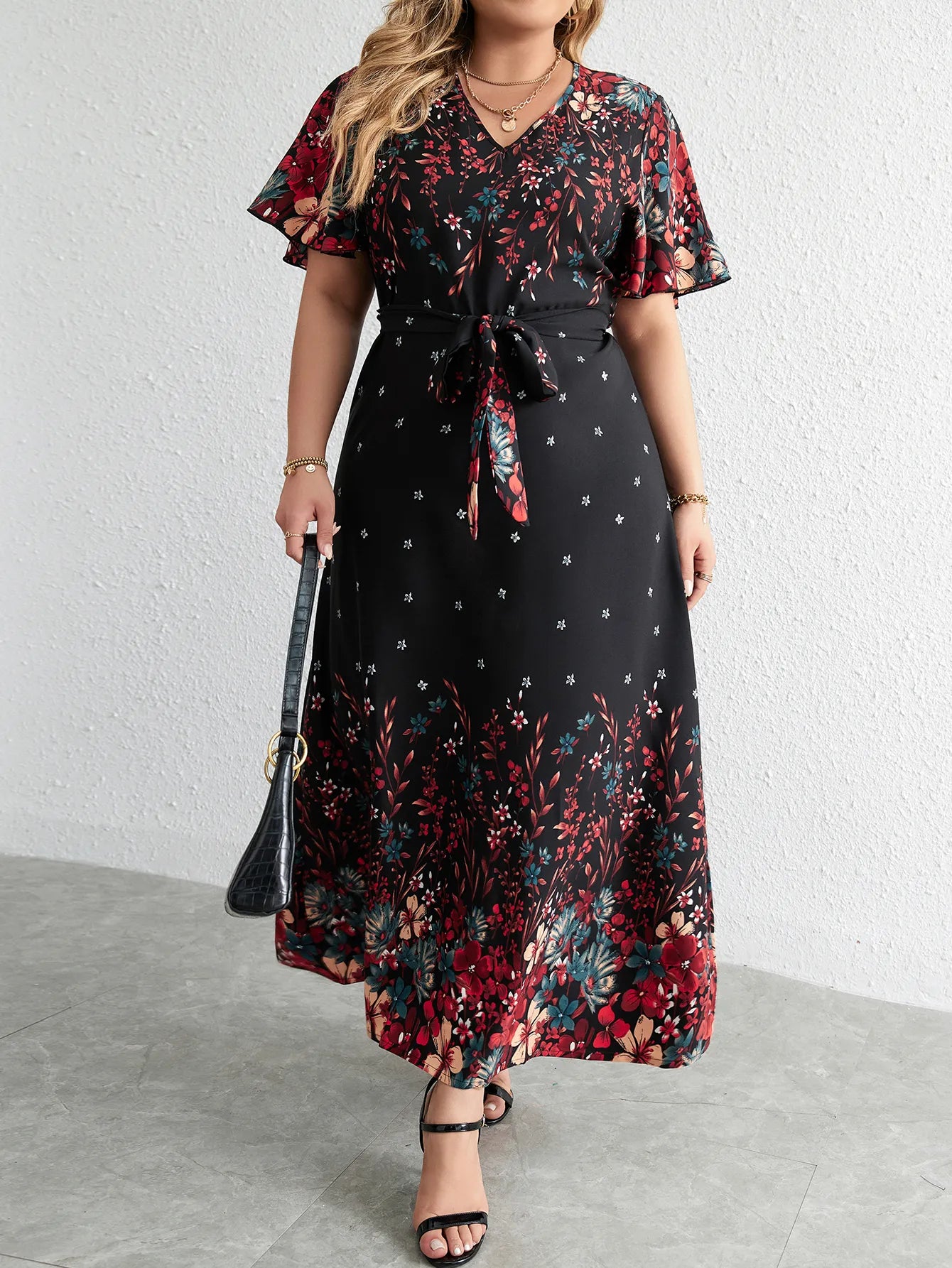Plus Size Casual Dress Woman 2023 Summer V Neck Short Sleeve Floral Print Long Dress Black Curvy Size Women Clothing