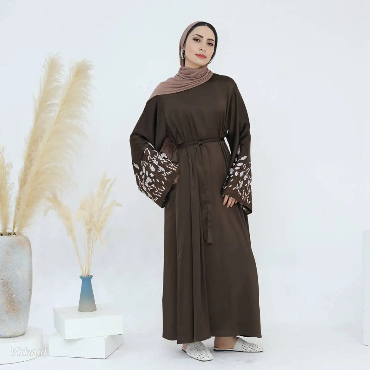 Leaf Embroidery Nida Abaya Dress